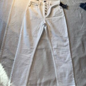 GAP White High Rise Jeans with Minimalist Style